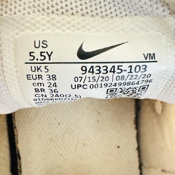 Nike Shoes Youth Boys 5.5 White Air Max 270 Mesh Running Athletic Sneakers - Picture 6 of 7